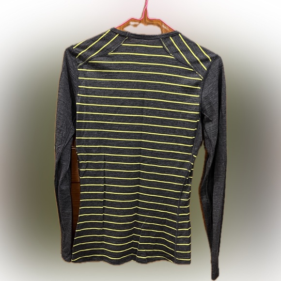 Icebreaker Merino Bodyfit 200 Wool Charcoal and Neon Yellow Striped Top - Picture 2 of 5